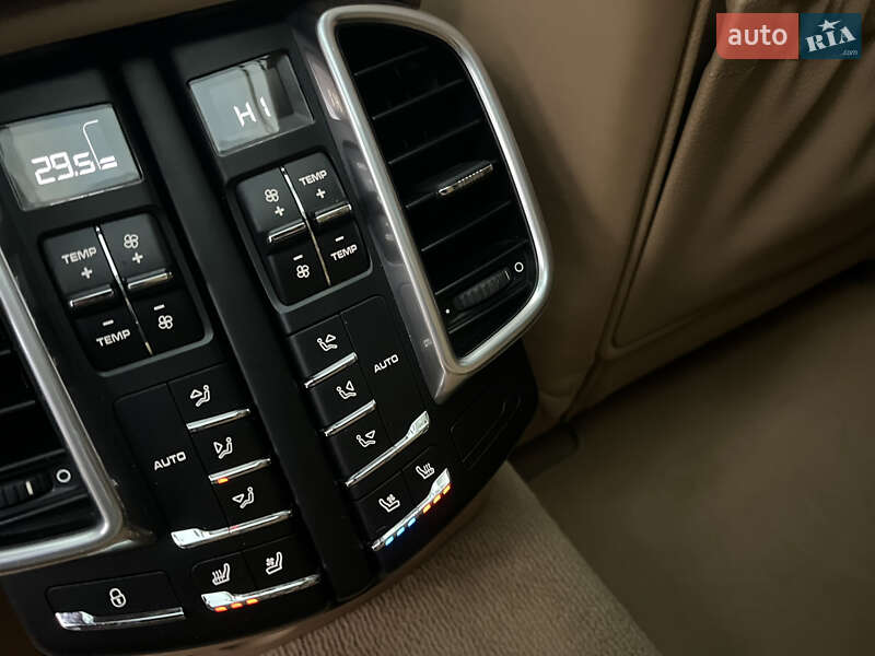 Внедорожник / Кроссовер Porsche Cayenne 2015 в Киеве фото 168 Внедорожник / Кроссовер Porsche Cayenne 2015 в Киеве