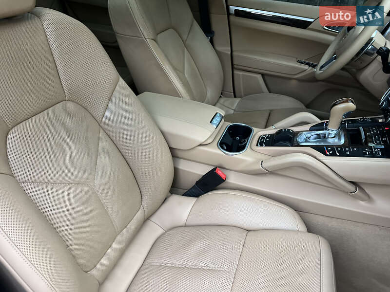 Внедорожник / Кроссовер Porsche Cayenne 2015 в Киеве фото 186 Внедорожник / Кроссовер Porsche Cayenne 2015 в Киеве