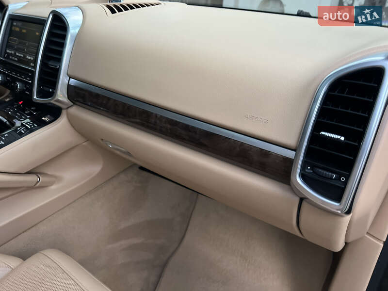 Внедорожник / Кроссовер Porsche Cayenne 2015 в Киеве фото 194 Внедорожник / Кроссовер Porsche Cayenne 2015 в Киеве