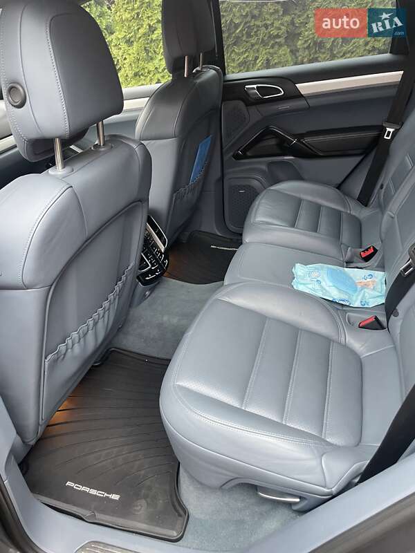 Внедорожник / Кроссовер Porsche Cayenne 2012 в Киеве фото 3 Внедорожник / Кроссовер Porsche Cayenne 2012 в Киеве