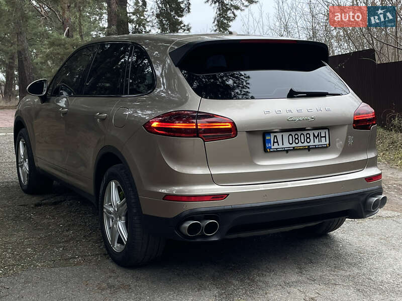 Внедорожник / Кроссовер Porsche Cayenne 2016 в Киеве