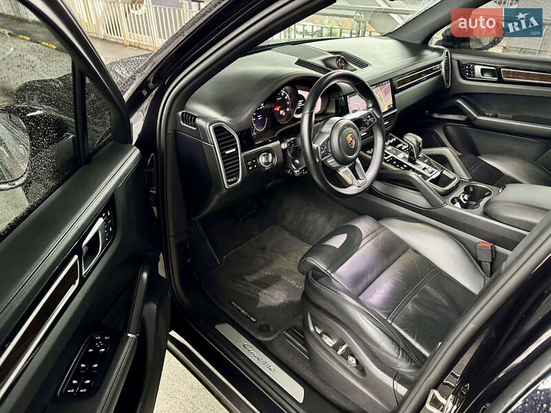 Внедорожник / Кроссовер Porsche Cayenne 2018 в Киеве