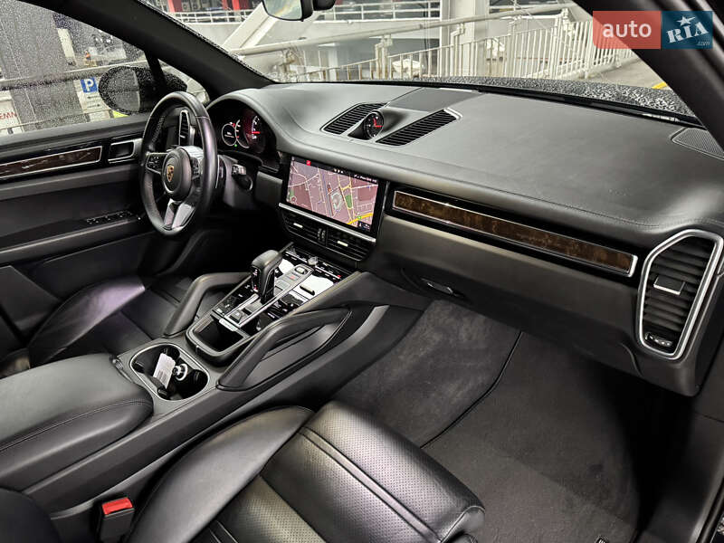 Внедорожник / Кроссовер Porsche Cayenne 2018 в Киеве