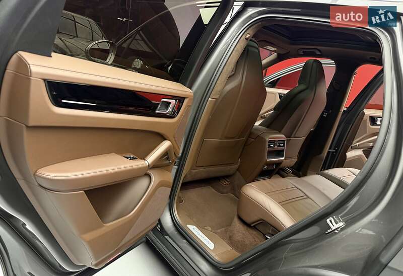 Внедорожник / Кроссовер Porsche Cayenne 2019 в Киеве фото 39 Внедорожник / Кроссовер Porsche Cayenne 2019 в Киеве