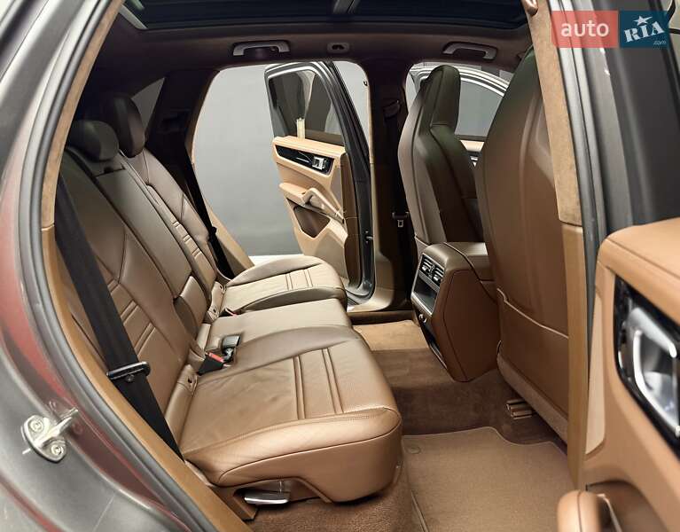 Внедорожник / Кроссовер Porsche Cayenne 2019 в Киеве фото 48 Внедорожник / Кроссовер Porsche Cayenne 2019 в Киеве
