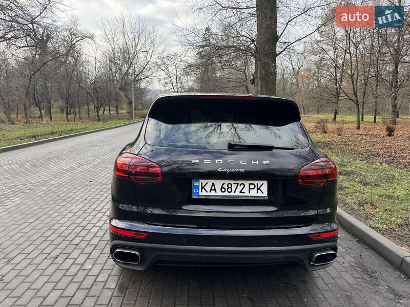 Внедорожник / Кроссовер Porsche Cayenne 2016 в Киеве