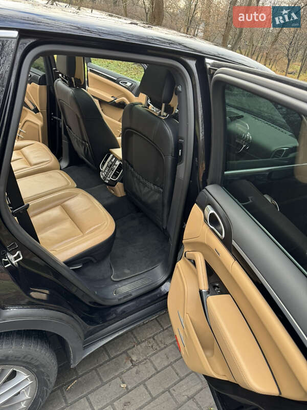 Внедорожник / Кроссовер Porsche Cayenne 2016 в Киеве