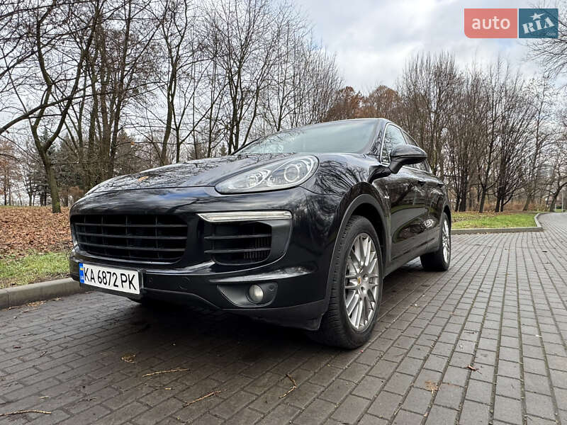 Внедорожник / Кроссовер Porsche Cayenne 2016 в Киеве