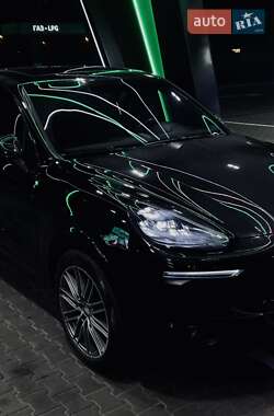 Внедорожник / Кроссовер Porsche Cayenne 2015 в Днепре