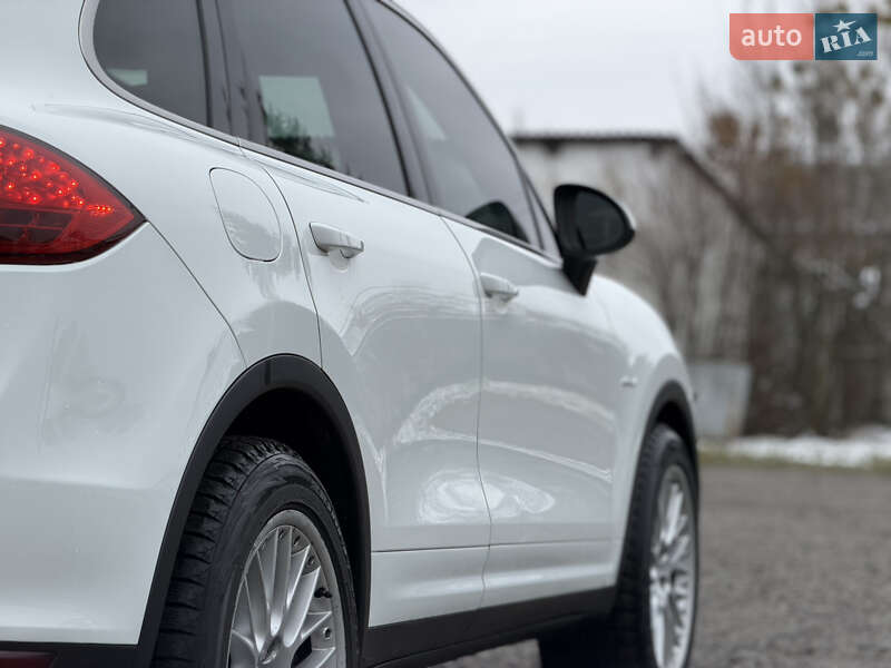 Внедорожник / Кроссовер Porsche Cayenne 2014 в Ковеле