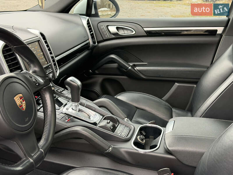 Внедорожник / Кроссовер Porsche Cayenne 2014 в Ковеле