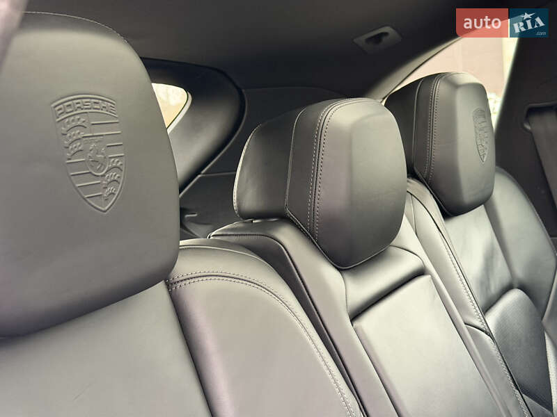 Внедорожник / Кроссовер Porsche Cayenne 2014 в Ковеле