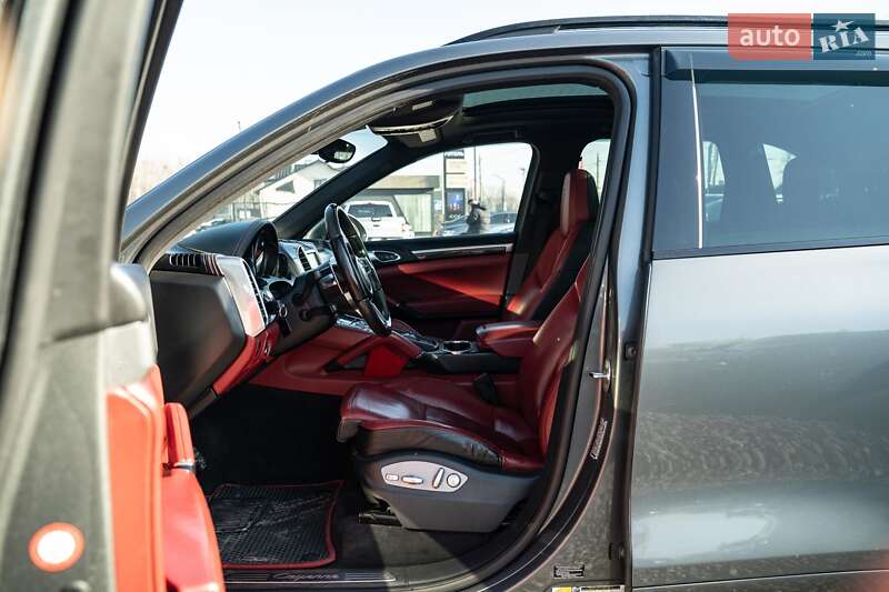 Внедорожник / Кроссовер Porsche Cayenne 2015 в Черновцах фото 17 Внедорожник / Кроссовер Porsche Cayenne 2015 в Черновцах