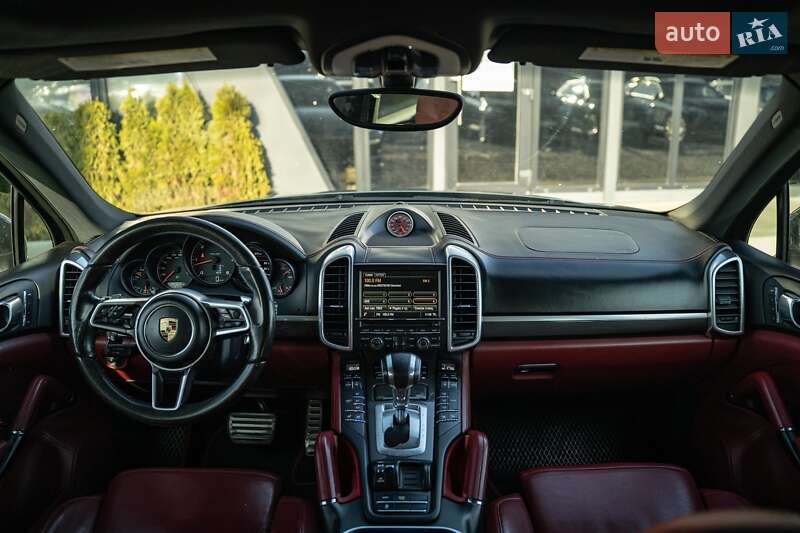 Внедорожник / Кроссовер Porsche Cayenne 2015 в Черновцах фото 23 Внедорожник / Кроссовер Porsche Cayenne 2015 в Черновцах