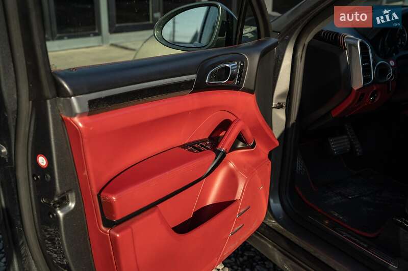 Внедорожник / Кроссовер Porsche Cayenne 2015 в Черновцах фото 43 Внедорожник / Кроссовер Porsche Cayenne 2015 в Черновцах