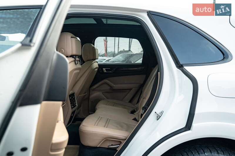 Внедорожник / Кроссовер Porsche Cayenne 2019 в Черновцах фото 58 Внедорожник / Кроссовер Porsche Cayenne 2019 в Черновцах