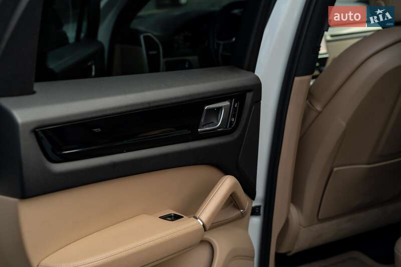 Внедорожник / Кроссовер Porsche Cayenne 2019 в Черновцах фото 63 Внедорожник / Кроссовер Porsche Cayenne 2019 в Черновцах
