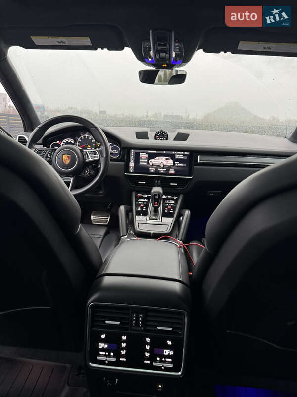 Внедорожник / Кроссовер Porsche Cayenne 2019 в Ужгороде