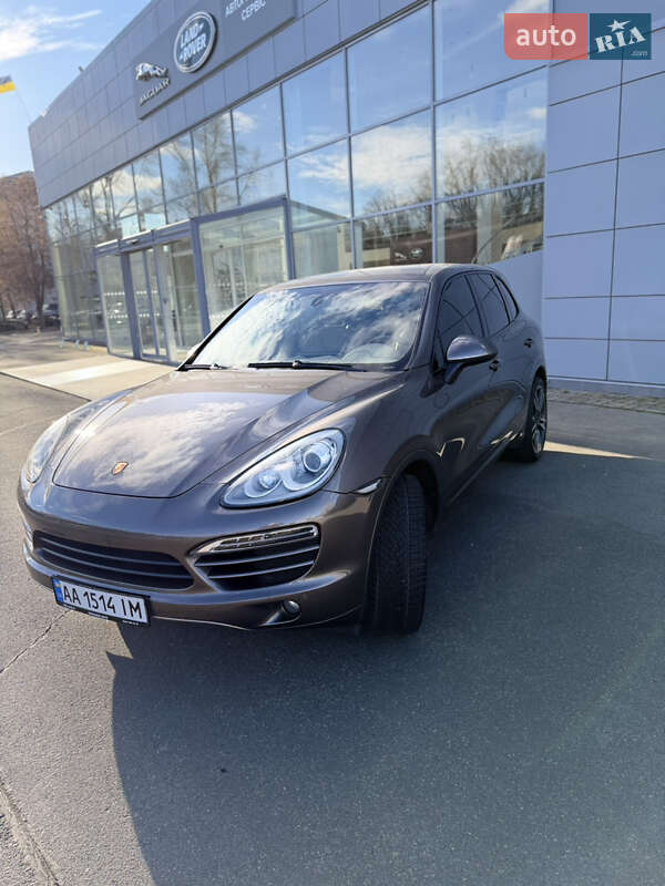 Внедорожник / Кроссовер Porsche Cayenne 2013 в Киеве