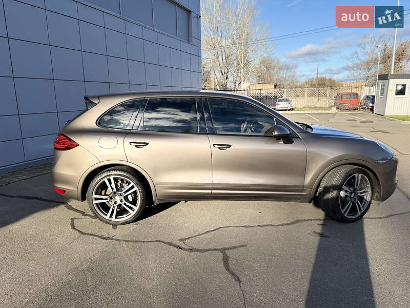 Внедорожник / Кроссовер Porsche Cayenne 2013 в Киеве
