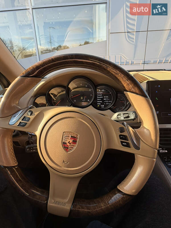 Внедорожник / Кроссовер Porsche Cayenne 2013 в Киеве