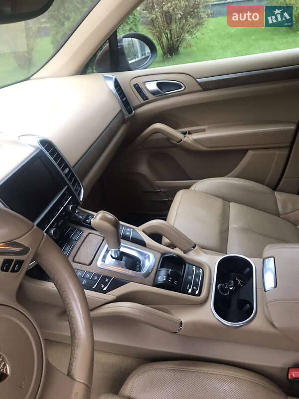 Внедорожник / Кроссовер Porsche Cayenne 2011 в Киеве фото 6 Внедорожник / Кроссовер Porsche Cayenne 2011 в Киеве