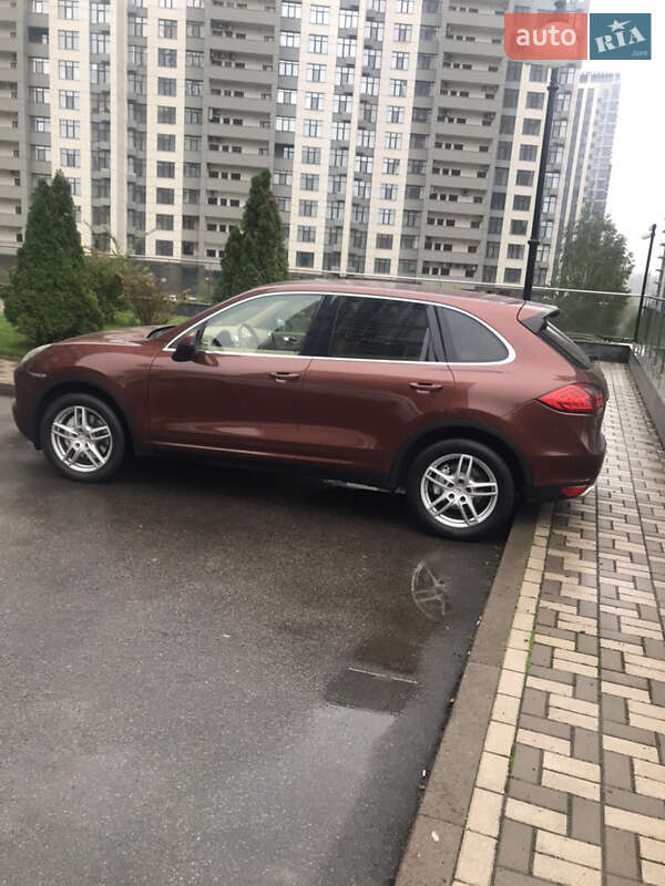 Внедорожник / Кроссовер Porsche Cayenne 2011 в Киеве фото 10 Внедорожник / Кроссовер Porsche Cayenne 2011 в Киеве