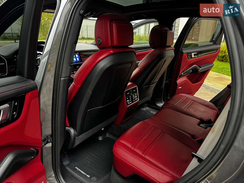 Внедорожник / Кроссовер Porsche Cayenne 2019 в Киеве фото 25 Внедорожник / Кроссовер Porsche Cayenne 2019 в Киеве