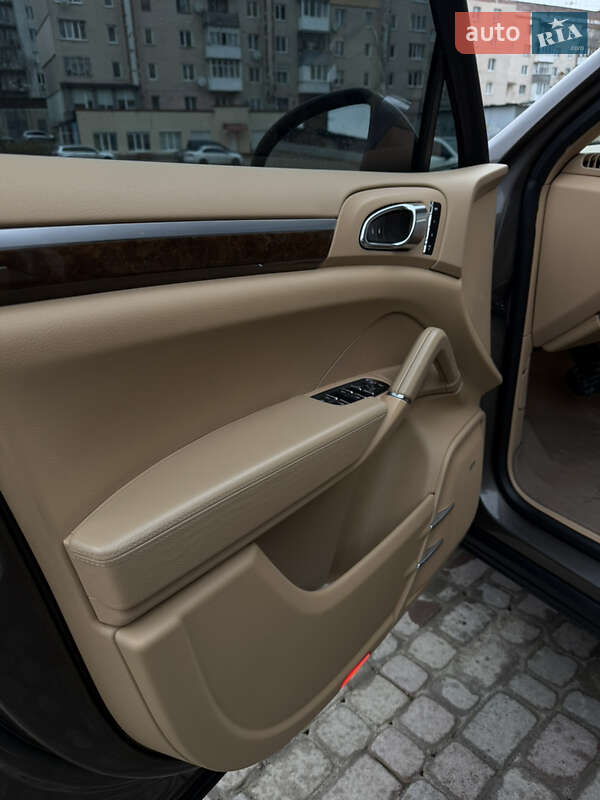 Внедорожник / Кроссовер Porsche Cayenne 2013 в Тернополе фото 28 Внедорожник / Кроссовер Porsche Cayenne 2013 в Тернополе