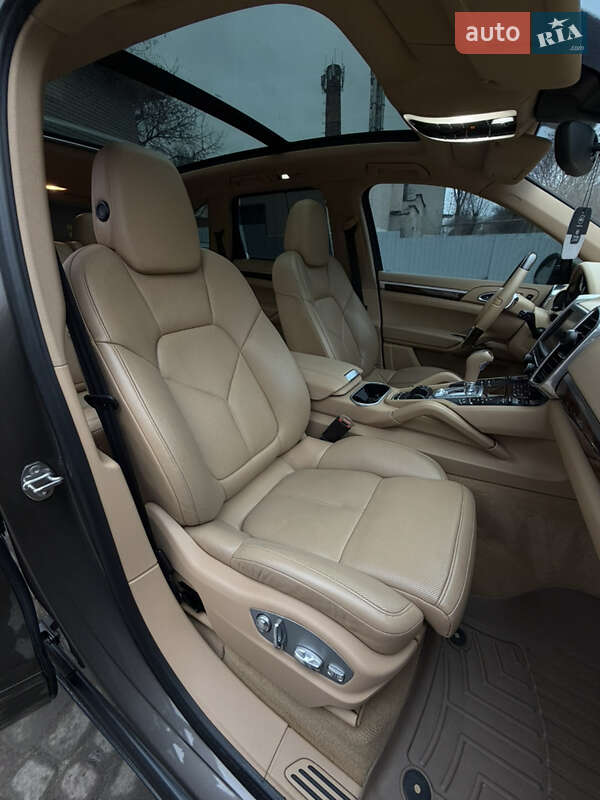 Внедорожник / Кроссовер Porsche Cayenne 2013 в Тернополе фото 47 Внедорожник / Кроссовер Porsche Cayenne 2013 в Тернополе
