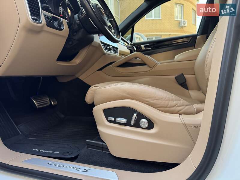 Внедорожник / Кроссовер Porsche Cayenne 2017 в Черновцах фото 47 Внедорожник / Кроссовер Porsche Cayenne 2017 в Черновцах