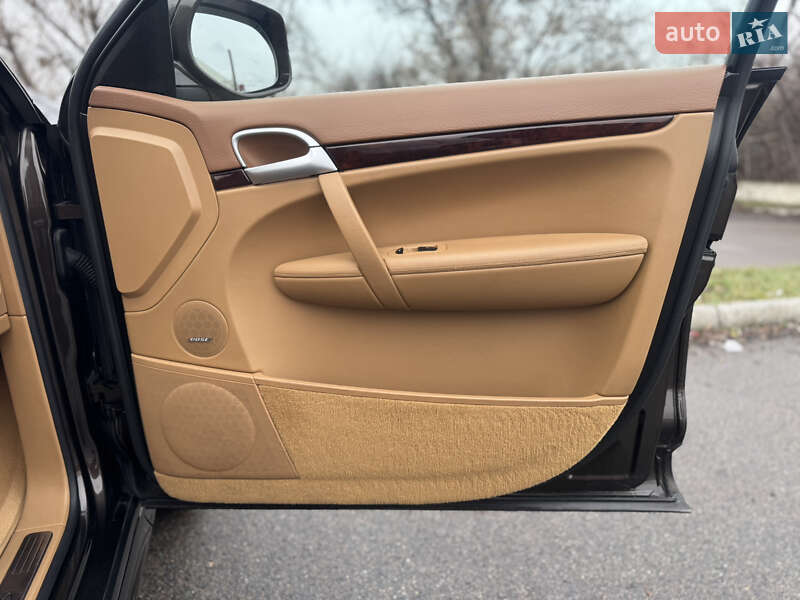 Внедорожник / Кроссовер Porsche Cayenne 2010 в Киеве фото 67 Внедорожник / Кроссовер Porsche Cayenne 2010 в Киеве