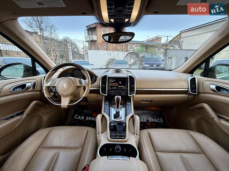 Внедорожник / Кроссовер Porsche Cayenne 2012 в Одессе