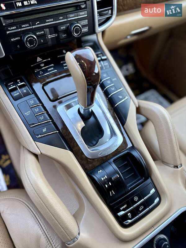 Внедорожник / Кроссовер Porsche Cayenne 2012 в Одессе