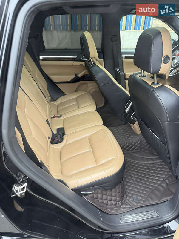 Внедорожник / Кроссовер Porsche Cayenne 2015 в Киеве