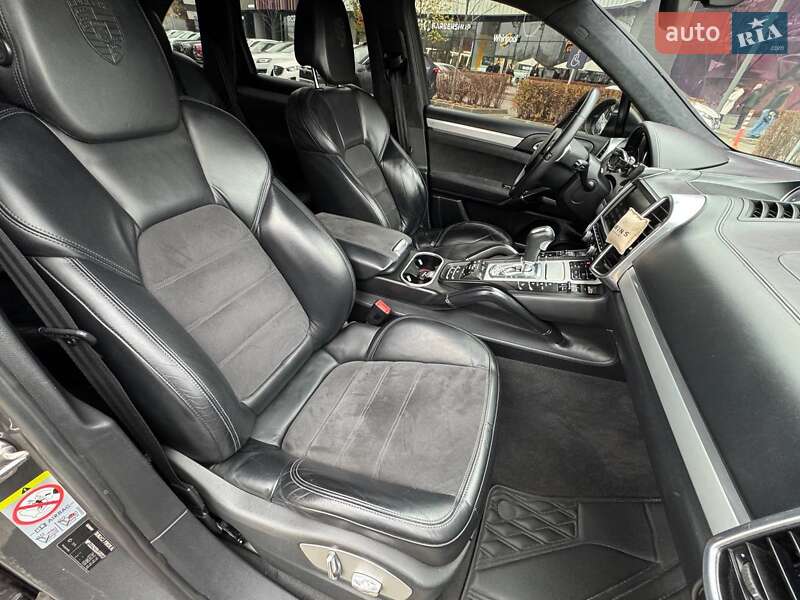 Внедорожник / Кроссовер Porsche Cayenne 2012 в Киеве фото 11 Внедорожник / Кроссовер Porsche Cayenne 2012 в Киеве