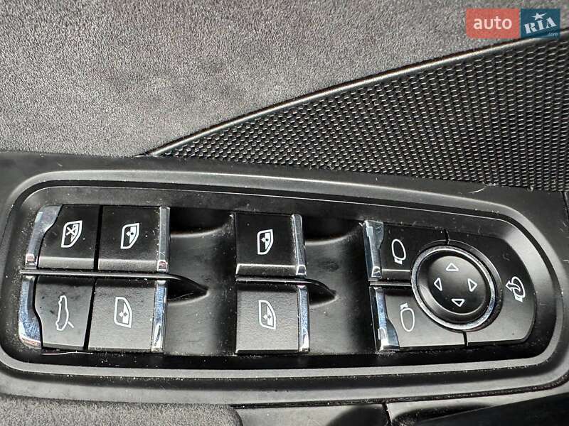 Внедорожник / Кроссовер Porsche Cayenne 2012 в Киеве фото 16 Внедорожник / Кроссовер Porsche Cayenne 2012 в Киеве