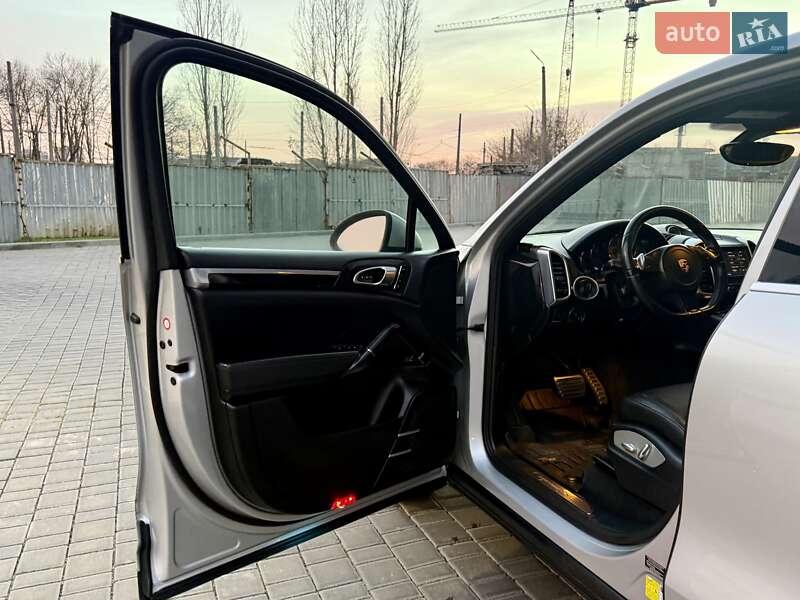 Внедорожник / Кроссовер Porsche Cayenne 2013 в Одессе