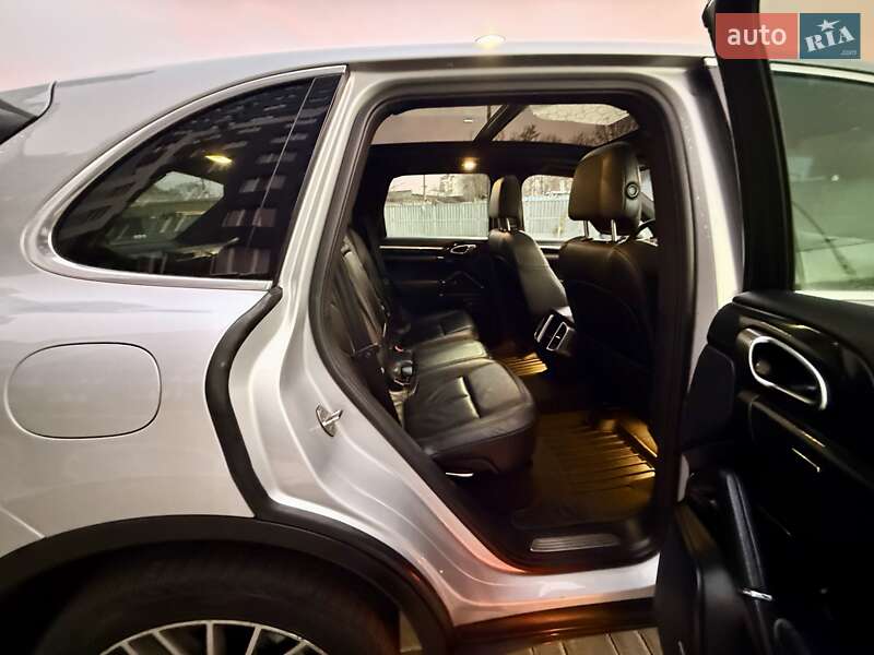 Внедорожник / Кроссовер Porsche Cayenne 2013 в Одессе