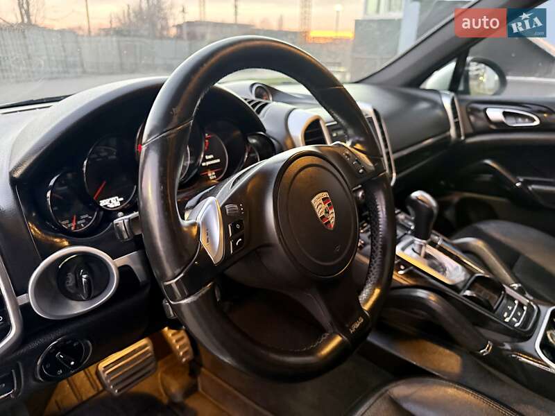 Внедорожник / Кроссовер Porsche Cayenne 2013 в Одессе