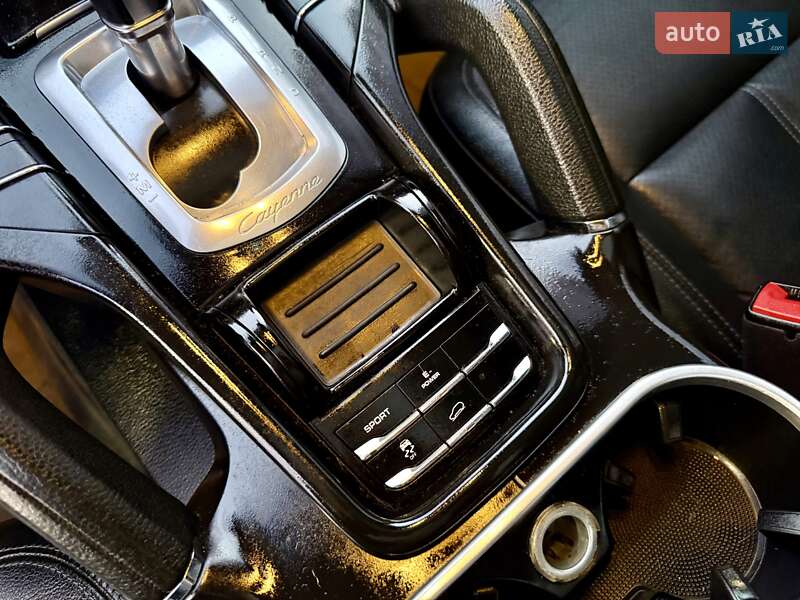 Внедорожник / Кроссовер Porsche Cayenne 2013 в Одессе