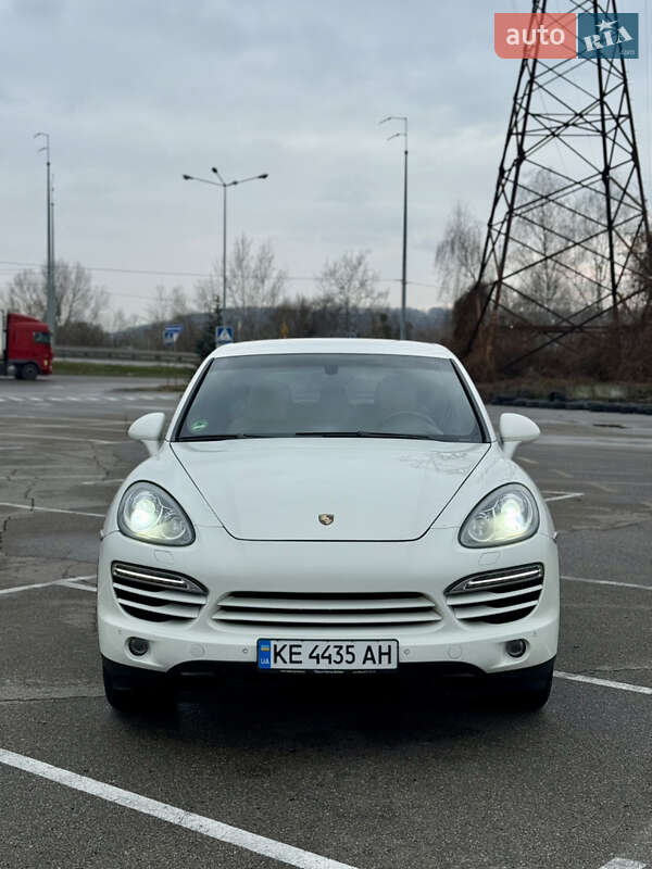Внедорожник / Кроссовер Porsche Cayenne 2011 в Киеве