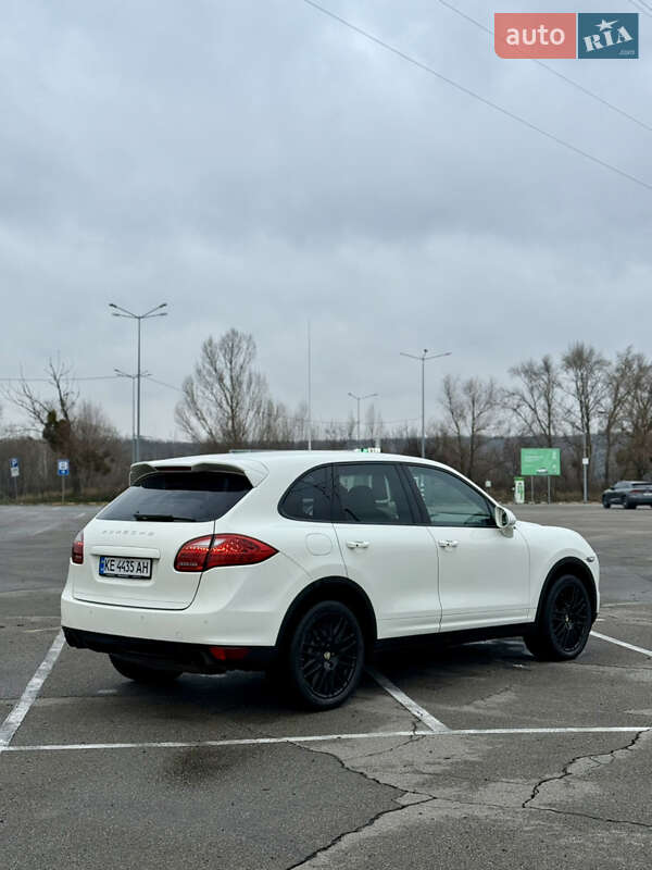 Внедорожник / Кроссовер Porsche Cayenne 2011 в Киеве
