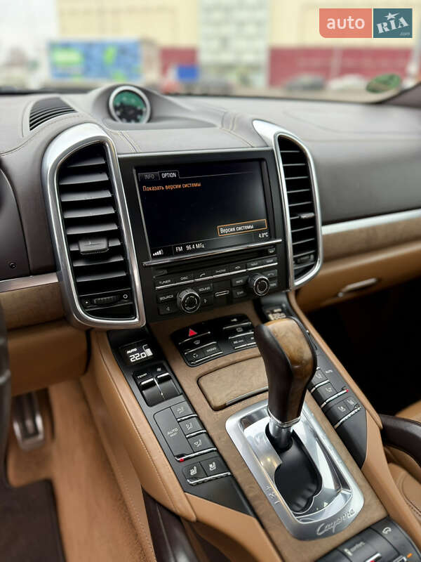 Внедорожник / Кроссовер Porsche Cayenne 2011 в Киеве