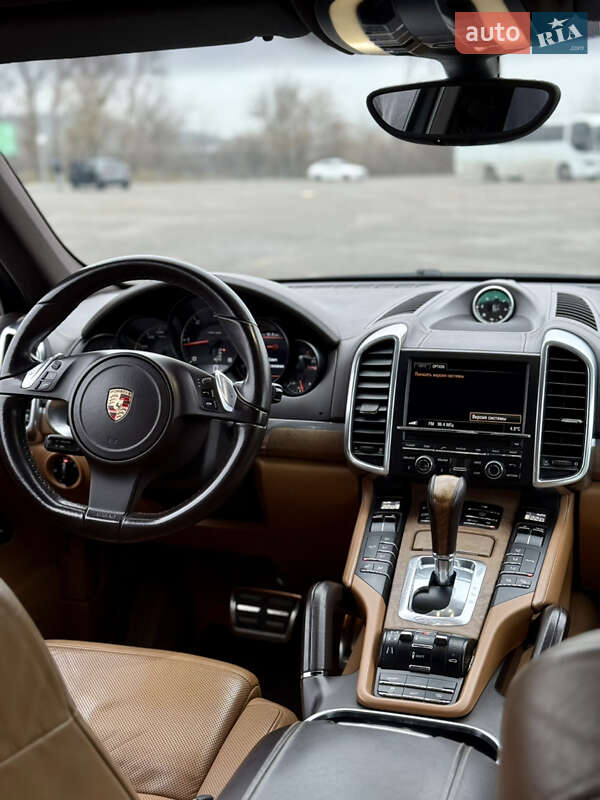 Внедорожник / Кроссовер Porsche Cayenne 2011 в Киеве