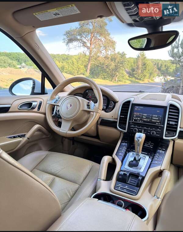 Внедорожник / Кроссовер Porsche Cayenne 2011 в Ужгороде фото 9 Внедорожник / Кроссовер Porsche Cayenne 2011 в Ужгороде