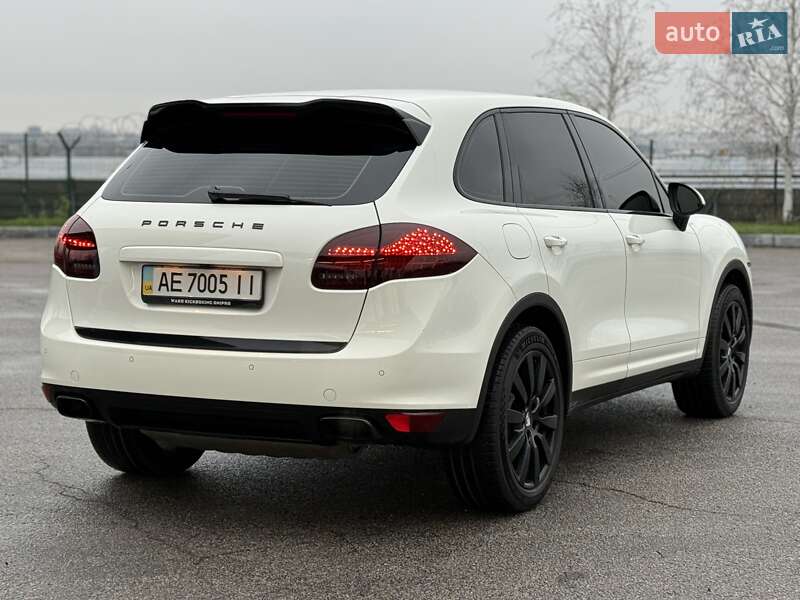 Внедорожник / Кроссовер Porsche Cayenne 2011 в Днепре