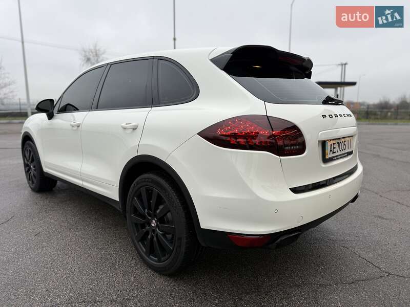 Внедорожник / Кроссовер Porsche Cayenne 2011 в Днепре