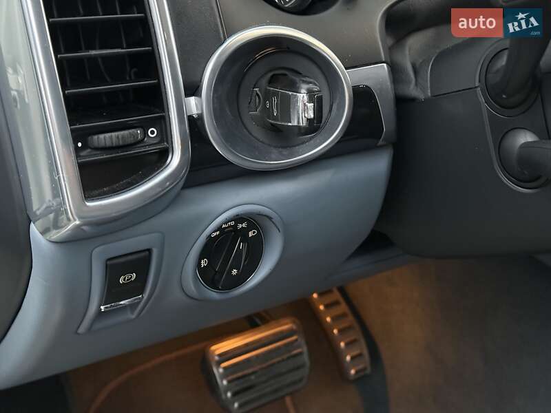 Внедорожник / Кроссовер Porsche Cayenne 2011 в Днепре