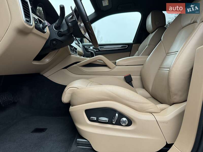 Внедорожник / Кроссовер Porsche Cayenne 2020 в Днепре фото 16 Внедорожник / Кроссовер Porsche Cayenne 2020 в Днепре